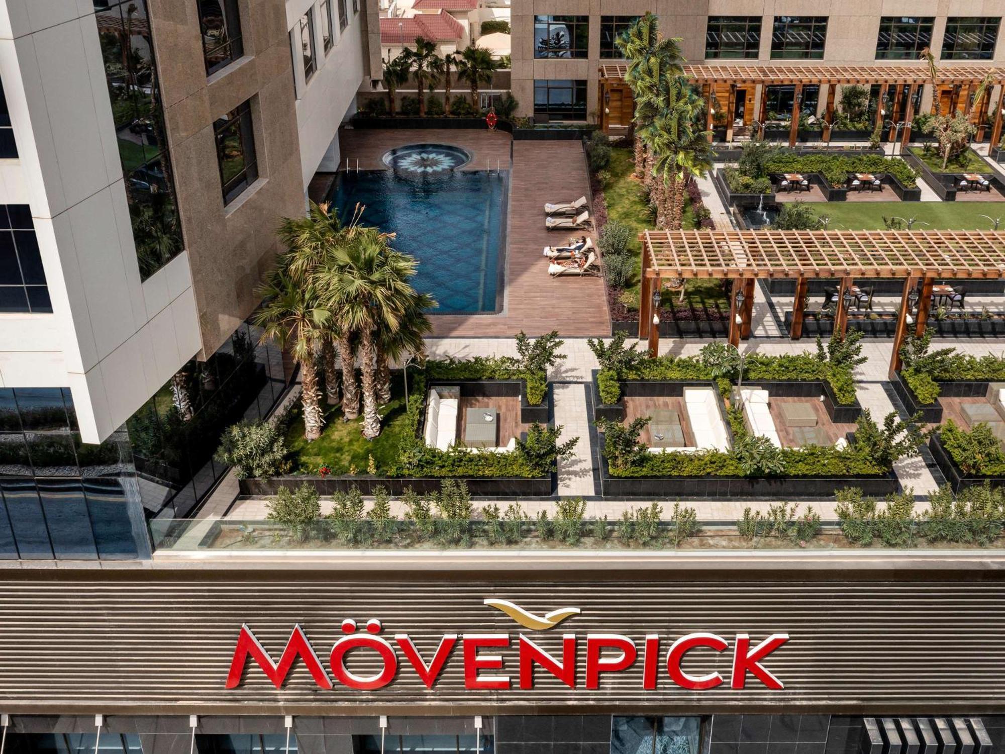 Movenpick Hotel And Residences Riad Exterior foto Movenpick Hotel, Cairo